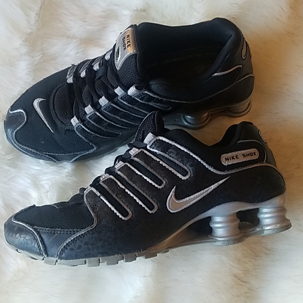 Black Nike Shox